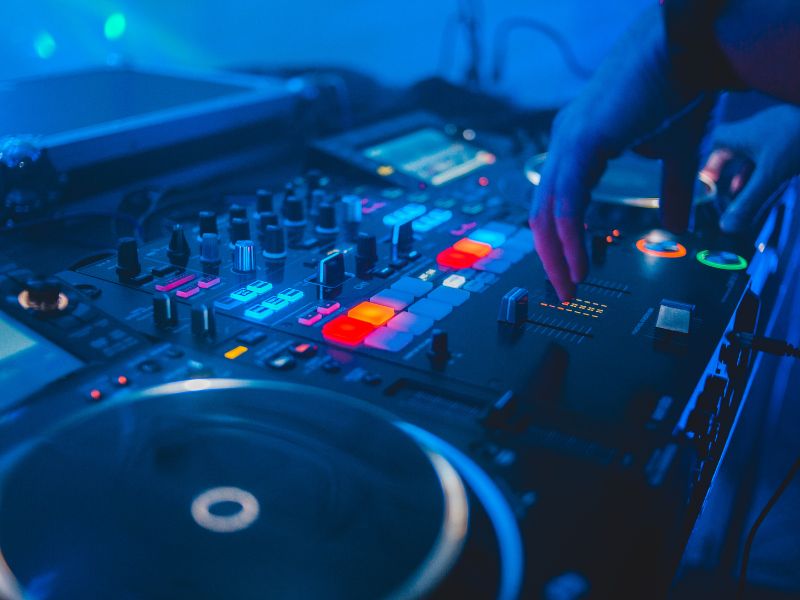 DJ werden: Die besten Tipps für Anfänger