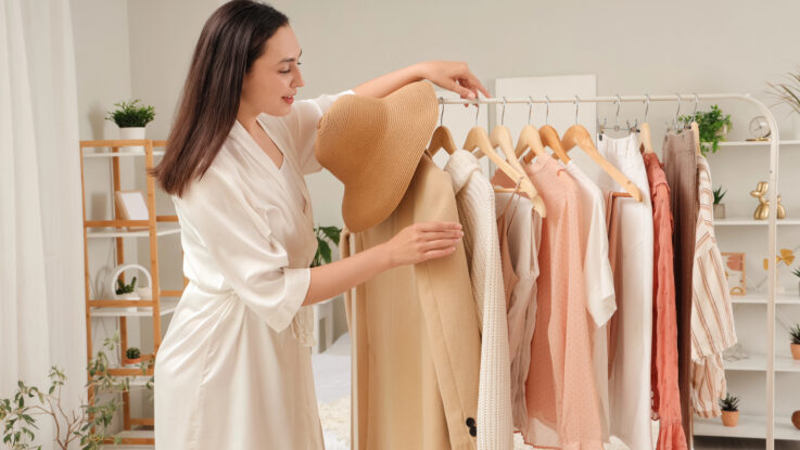 Warum neutrale Farben die perfekte Basis für vielseitige Outfits sind