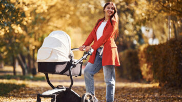 CE, GS oder TÜV? Sicherheitszeichen bei Kinderwagen erklärt