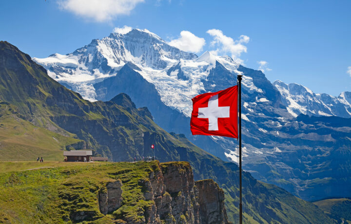 Umzug in die Schweiz: Welche Unterlagen Behörden tatsächlich verlangen