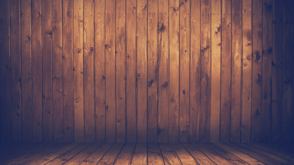 Altholz im Wohnraum: Was gebrauchtes Holz besonders macht